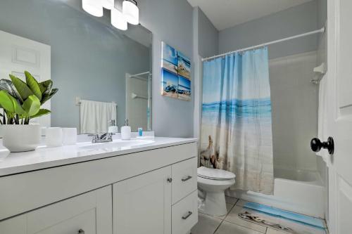 Elegant Riverview Retreat With Lanai And Pool!