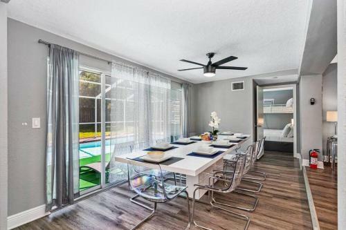 Heated Pool House Only 5 Minutes To Gulf Beaches!
