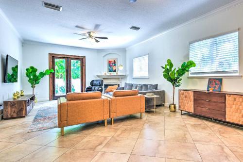 Sunny Sarasota Abode With Yard About 1 Mi To Dtwn!