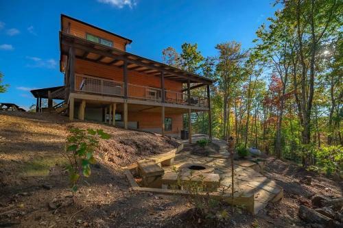 Paradise Found Mtn View Hot Tub, Wi Fi, Pool Table