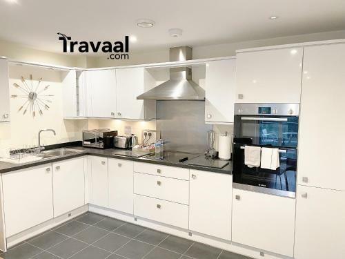 Travaal.�om - 2 Bed Serviced Apartment Farnborough