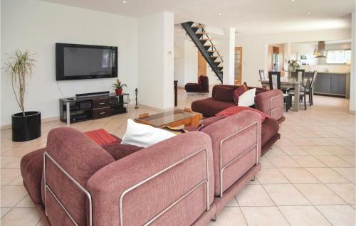 Nice Home In Calvisson With Wifi And 4 Bedrooms