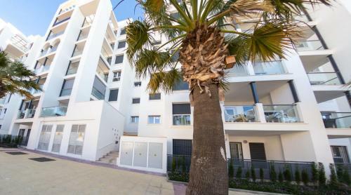 Lovely Apartment Centrally Located In Estepona