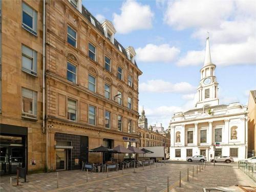 Lovely-2 Bedroom Apartment In City Centre