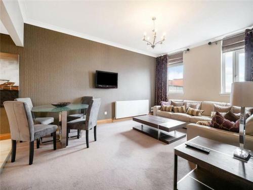 Lovely-2 Bedroom Apartment In City Centre