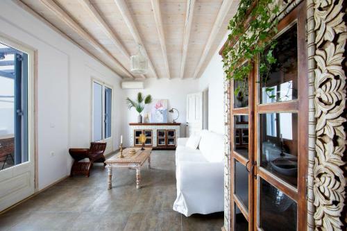 Mykonos Princely Villas - Poolside Luxury Retreats