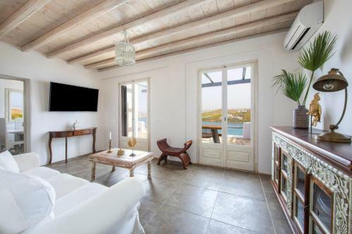 Mykonos Princely Villas - Poolside Luxury Retreats