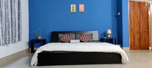 *urban Home- Bohemian 1bhk Studio Apartment*