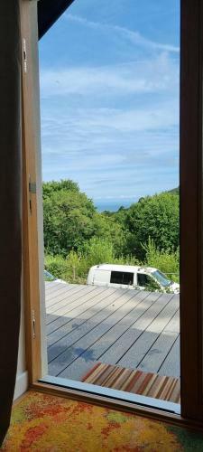 The Brookhouse. Cheerful Tiny House With Seaview.
