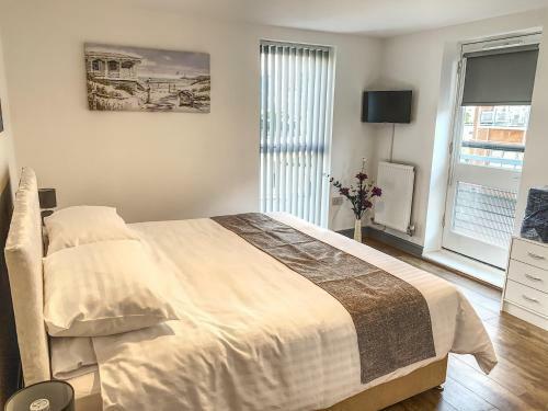 Toothbrush Apartments - 2 Bed Nr Train Station