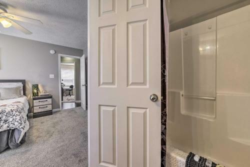 Charming Clarksville Home With Yard And Fire Pit!