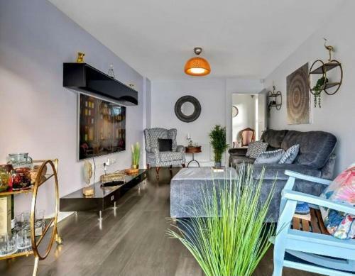 Villa No 8, Lawrence Hill