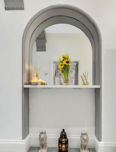 Villa No 8, Lawrence Hill