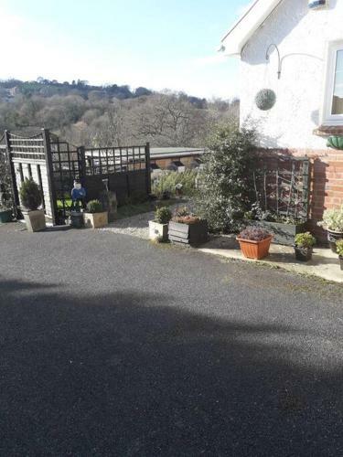 Private Apartment, Parking, Sea And Country Views