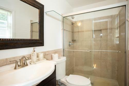 Very Spacious 5 Bed, 3 Ba Home For Family/friends!