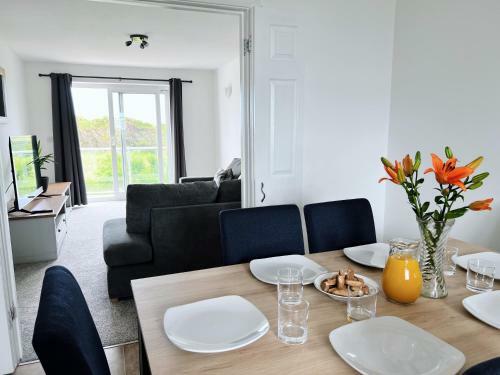 Modern Spacious 4-bed House In Porth Newquay