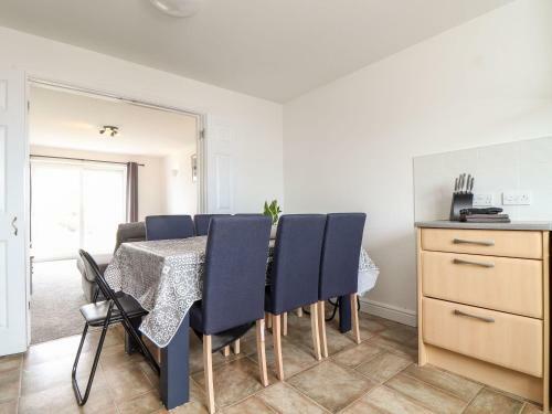 Modern Spacious 4-bed House In Porth Newquay