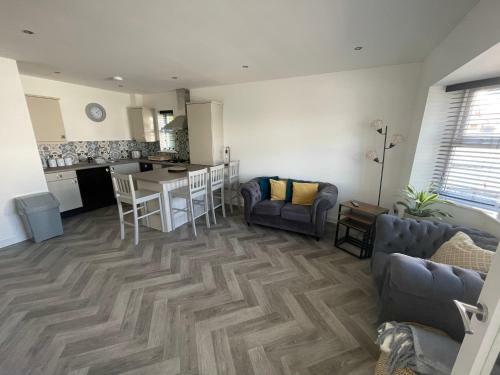 Beautiful 2 Bedroom House Seasisde Location