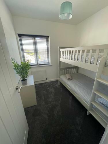 Beautiful 2 Bedroom House Seasisde Location