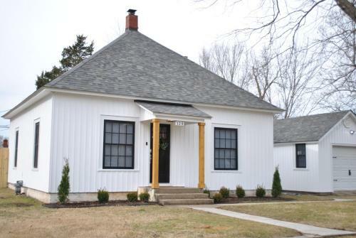 Black And White Cottage; Simple Yet Stunning.