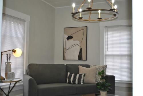 Black And White Cottage; Simple Yet Stunning.