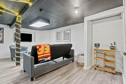 Beautiful Historic Full Home 10 Minutes From Everything