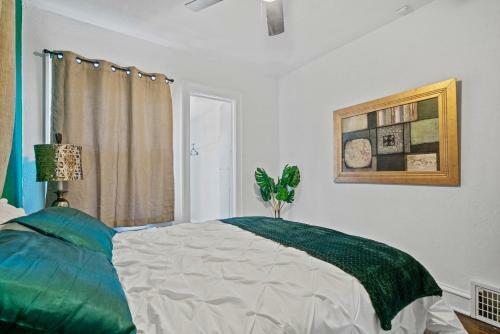 Beautiful Historic Full Home 10 Minutes From Everything