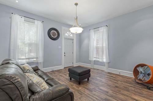 Comforts Cheerful 3 Bedroom In St Louis