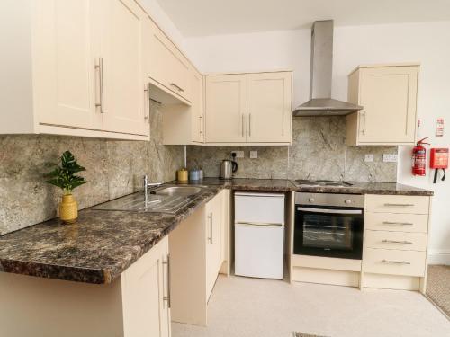 The Dukes Apartments, Flat 5