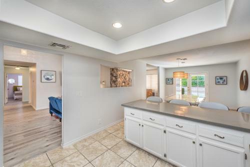 Charming & Stylish Home Can Accommodate 8 Guests!
