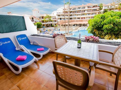 Apartamento 224 Royal Park Albatros AC Heated Pool