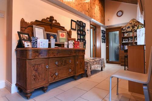Bed & Breakfast Luxury Suite In Dog-friendly Countryside Location