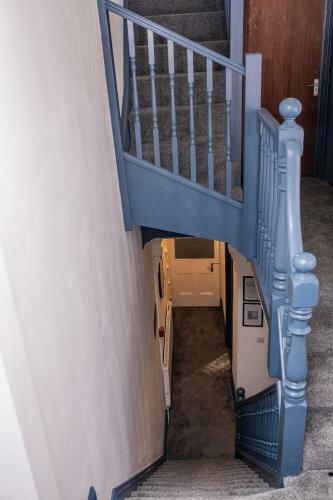 5bed House - 100m To Beach Close To Restaurants