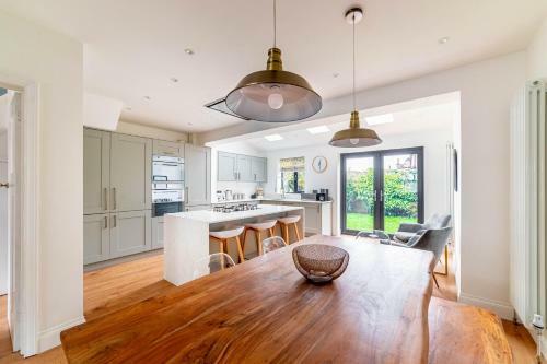 Villa Luxury House W/parking Nr Harry Potter & Train St