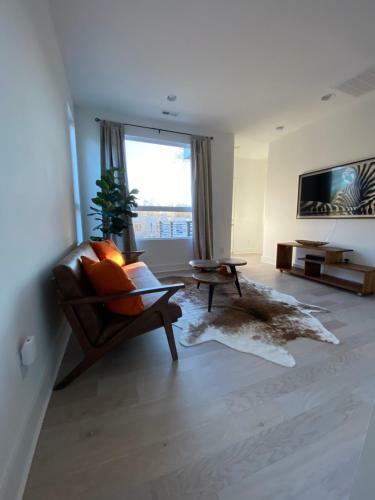 Entire Home Close To Boa Stadium & City