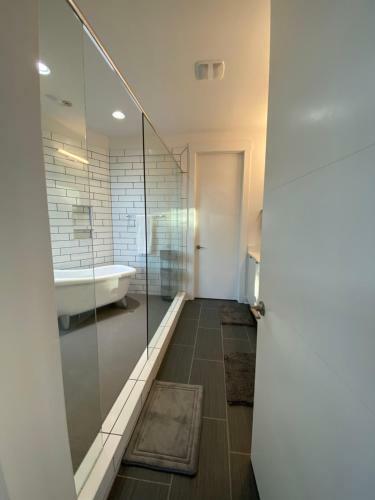 Entire Home Close To Boa Stadium & City