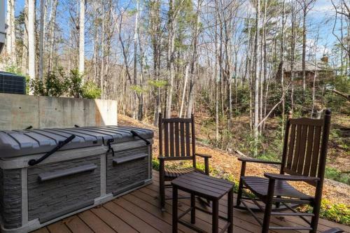 Lakeview Oasis- Pet Friendly W/ Hot Tub & Beach!