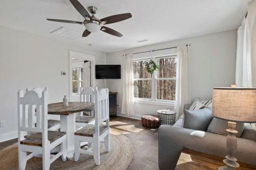 Lakeview Oasis- Pet Friendly W/ Hot Tub & Beach!