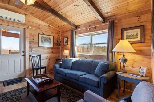 Tiny Cabin 1- Near Tryon Equestrian Center