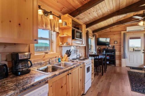 Tiny Cabin 1- Near Tryon Equestrian Center