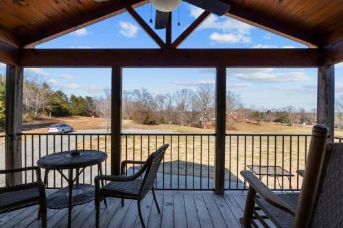 Tryon Tiny Cabin #3 Minutes From Equestrian Center