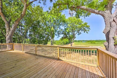 Lochview Lodge Idyllic Farmhouse In Grove!