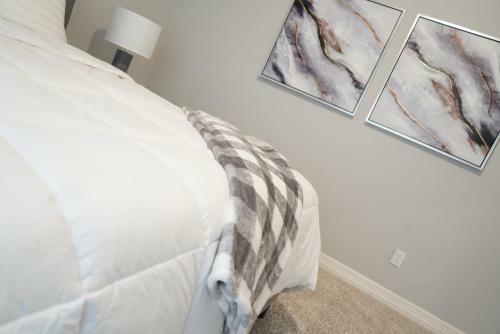 The Cosmopolitan Modern, Cozy, New 3bedroom Home