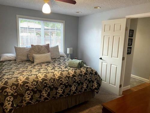 Cheerful 3 Bedroom Large Kitchen Cul De Sac