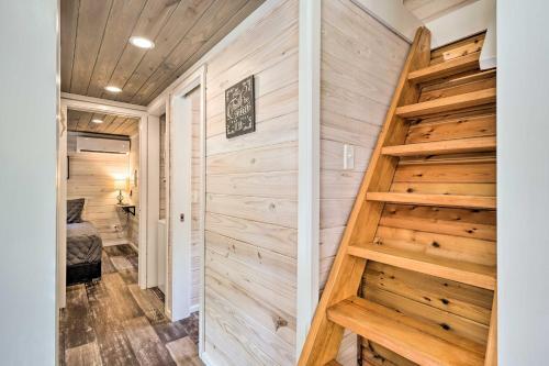 Cozy Chattanooga Cottage With Paddleboat, Pond!