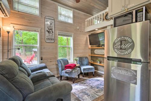 Cozy Chattanooga Cottage With Paddleboat, Pond!