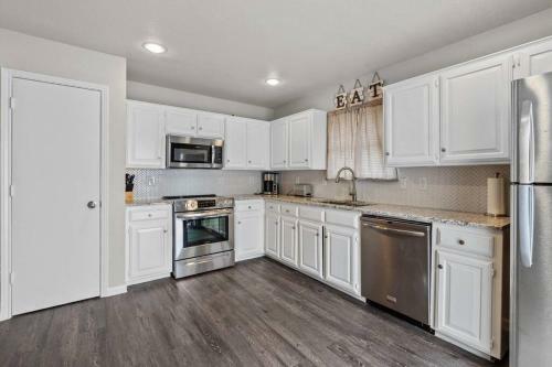 Tranquil 3 Bedroom Home Near Methodist Duncanville