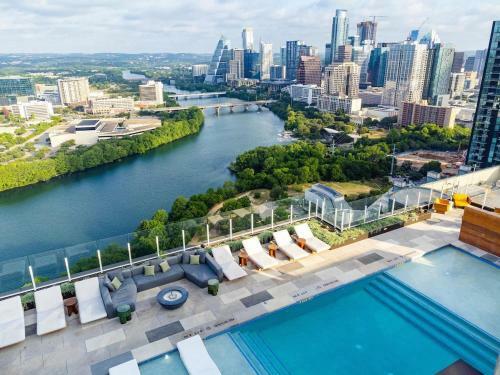 Apartamento New! Luxury Downtown Austin Rainey St. Lake View!