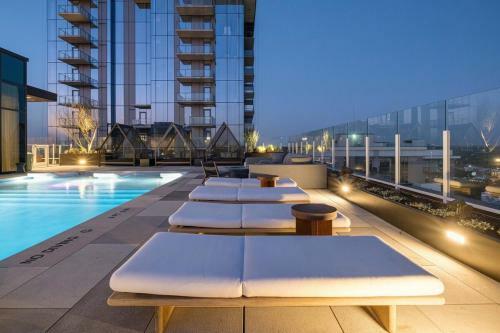 Apartamento New! Luxury Downtown Austin Rainey St. Lake View!