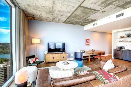 Apartamento New! Luxury Downtown Austin Rainey St. Lake View!